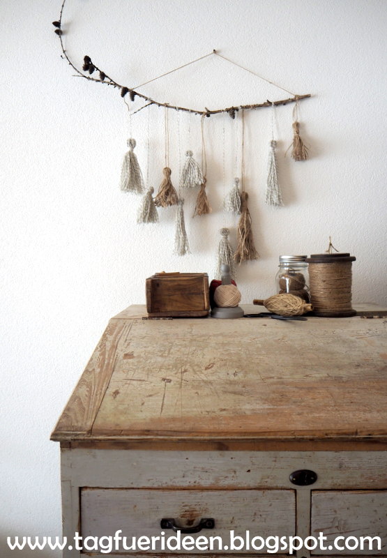 https://tagfuerideen.blogspot.co.at/2018/03/wandbehang-quasten-diy.html