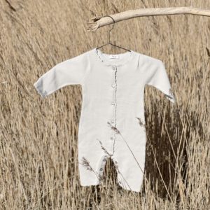 Strick-Overall mit Häkelkante