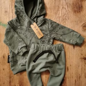 Jogger "Wild Roses" entengrün