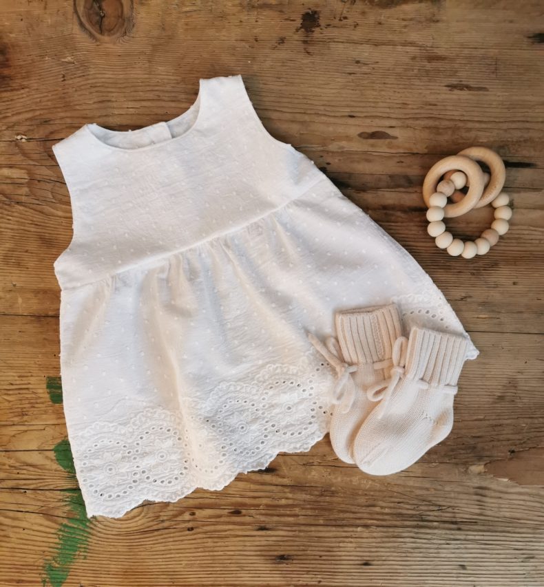 festliches Kleid mit Spitzenbordüre