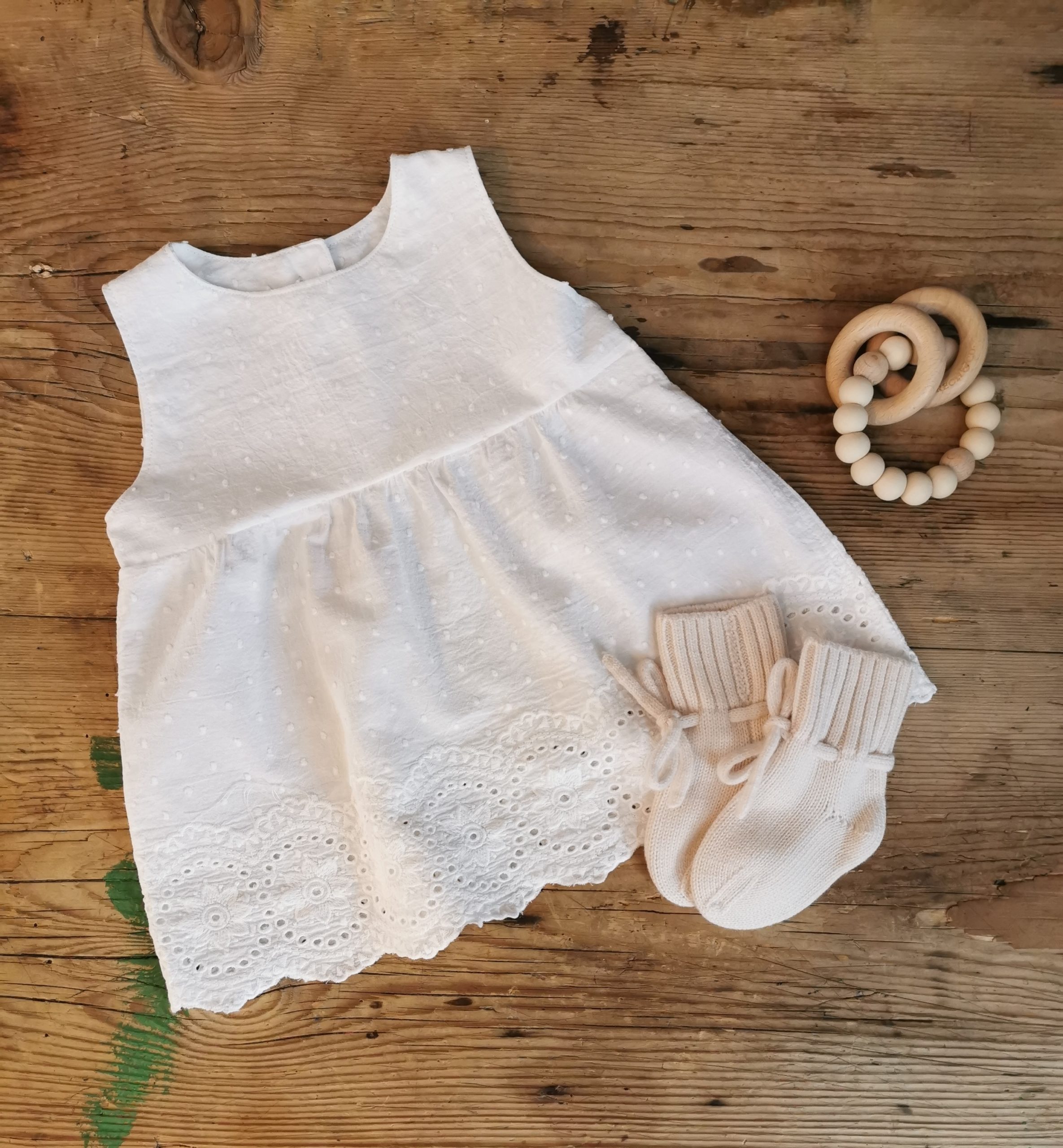 festliches Kleid mit Spitzenbordüre