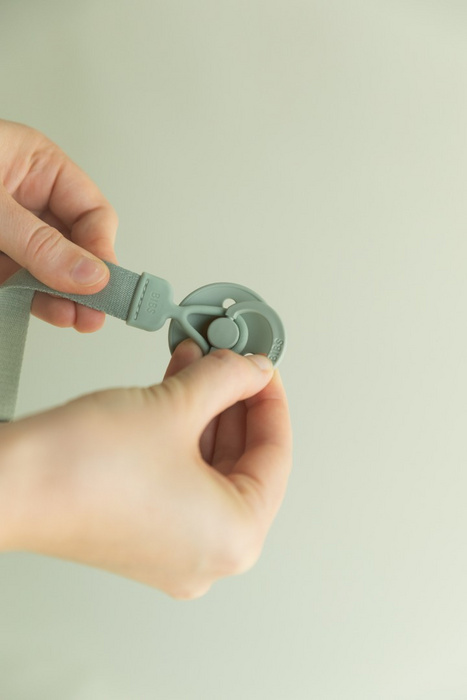 BIBS Schnullerkette Loop Sage – Bild 2