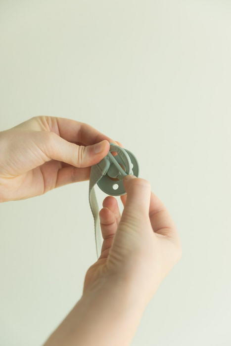 BIBS Schnullerkette Loop Sage – Bild 3