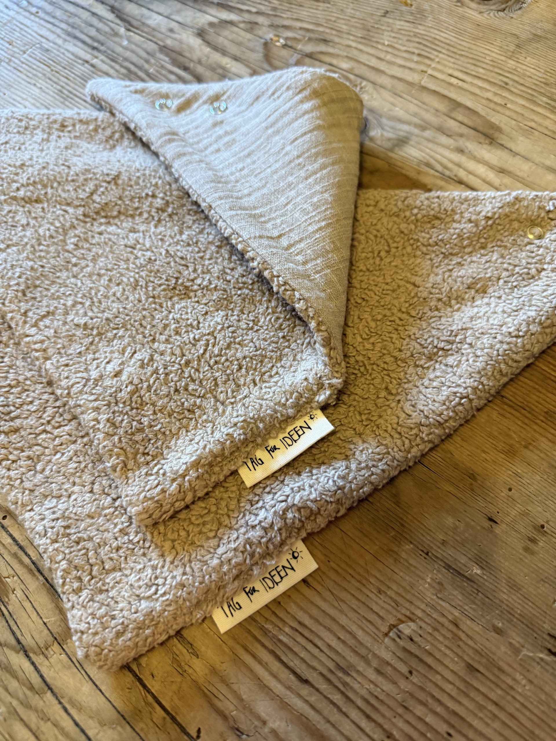 Dreiecktuch Plüsch/taupe – Bild 2