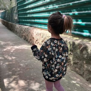 Sweater "Flowers" schwarz