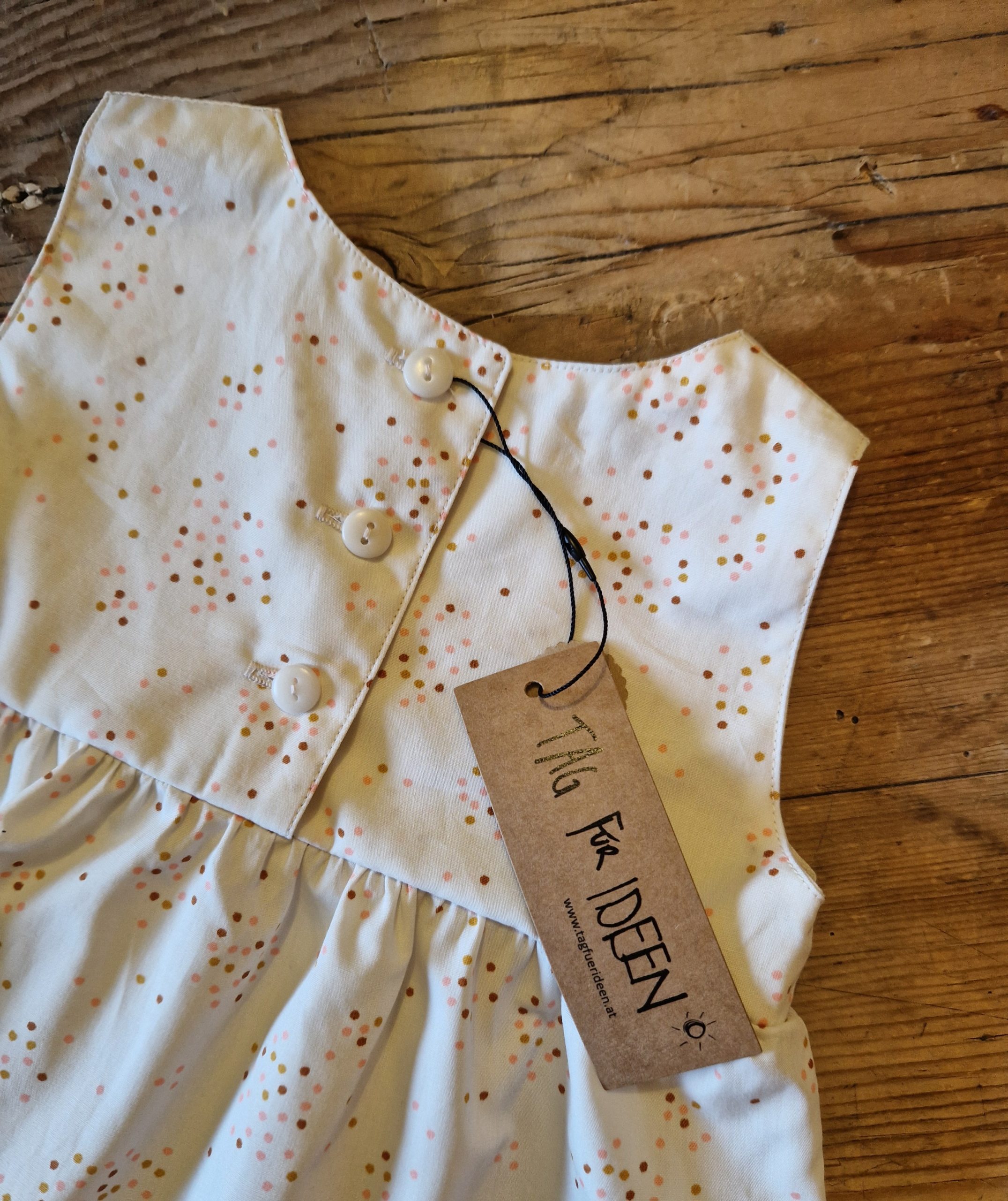 Kleid mit zarten Punkten – Bild 3