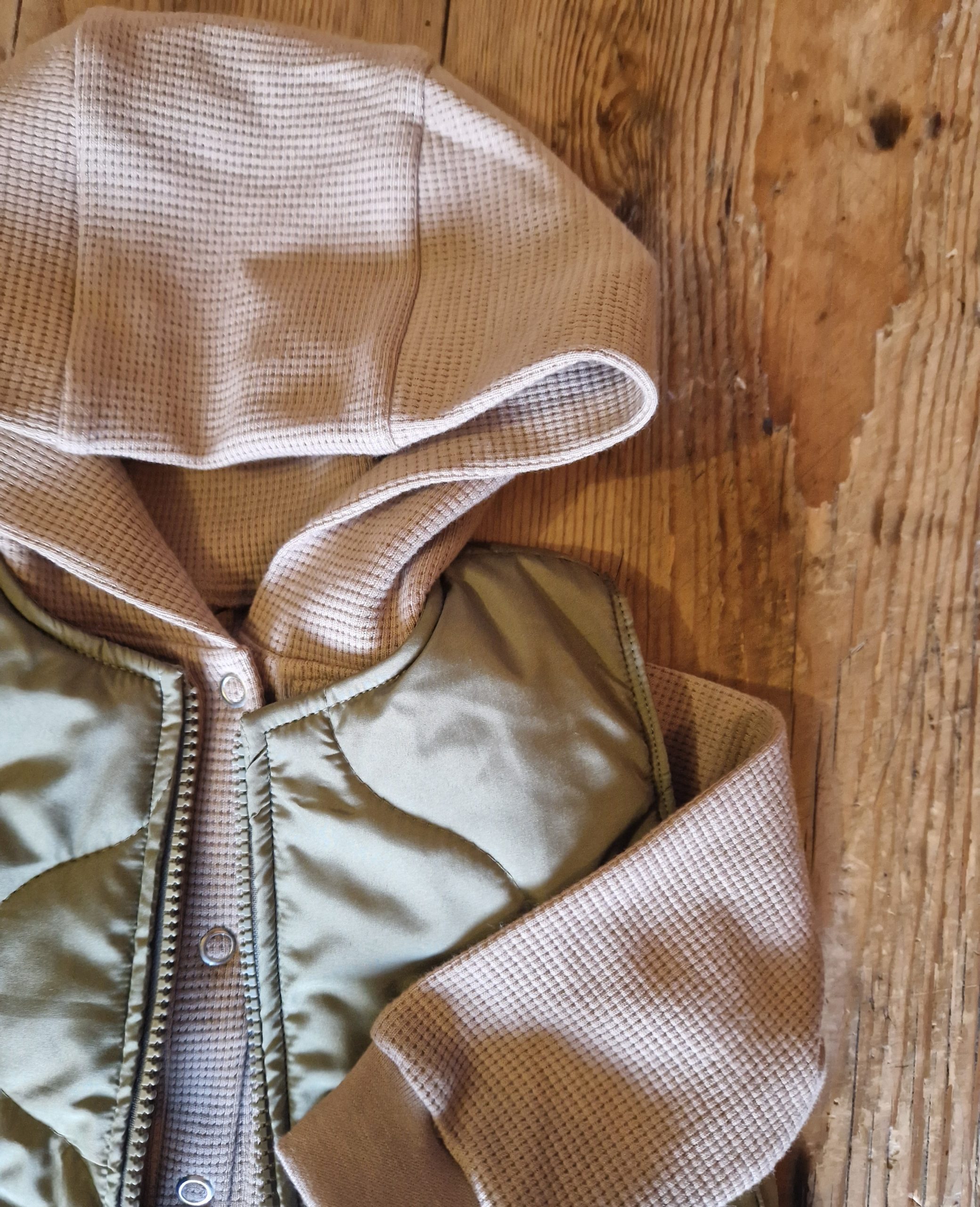 Waffelsweat-Kapuzenjacke taupe – Bild 4