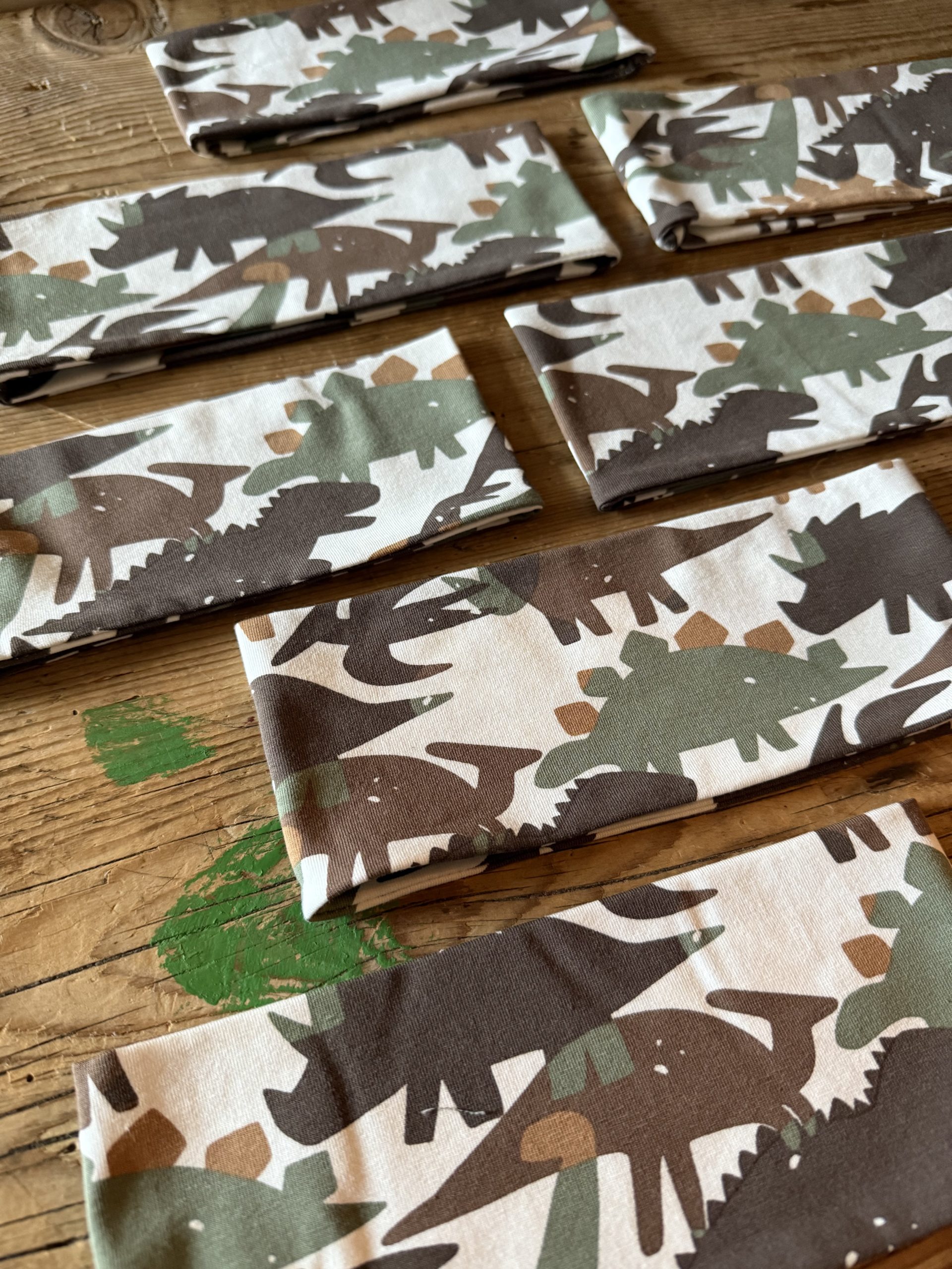 Stirnband "Dino" grün/braun