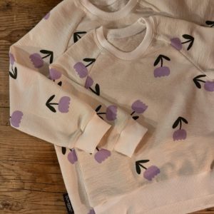 Sweater "Blumen wollweiß/flieder"