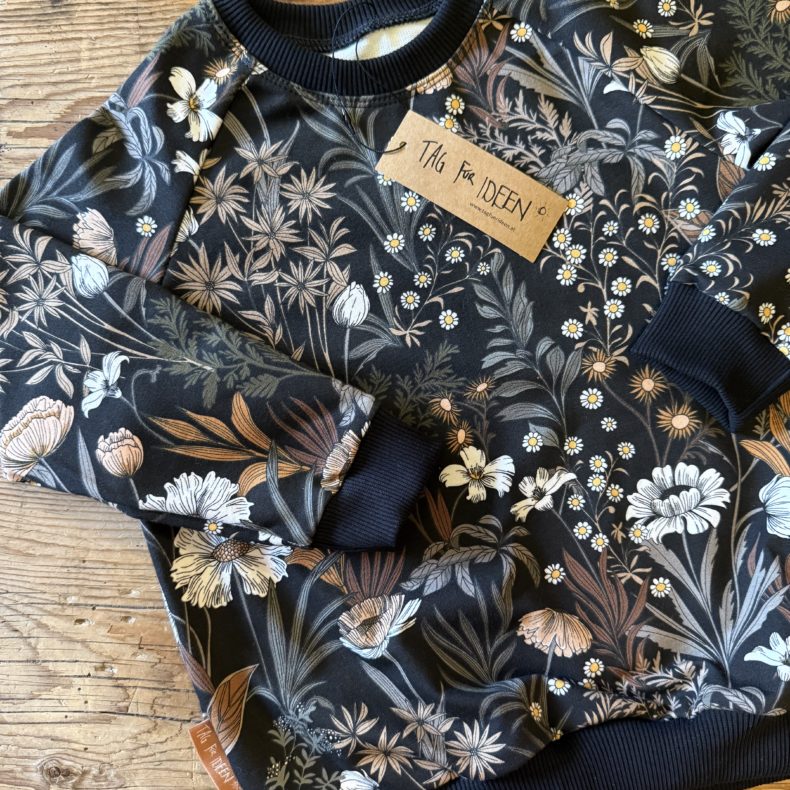 Sweater "Blumen" creme/anthrazit