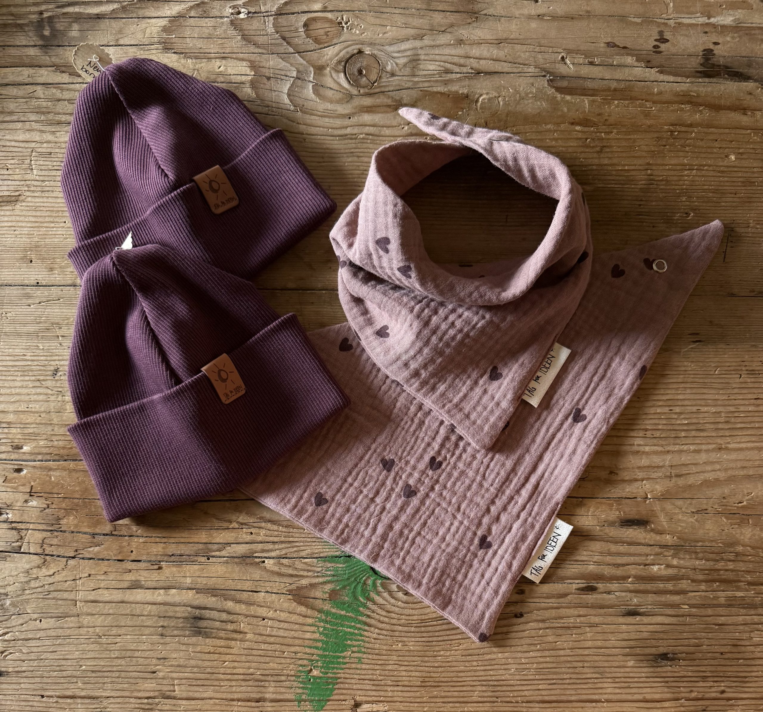 Dreiecktuch Musselin "S" Herzen altrosa/beere – Bild 4