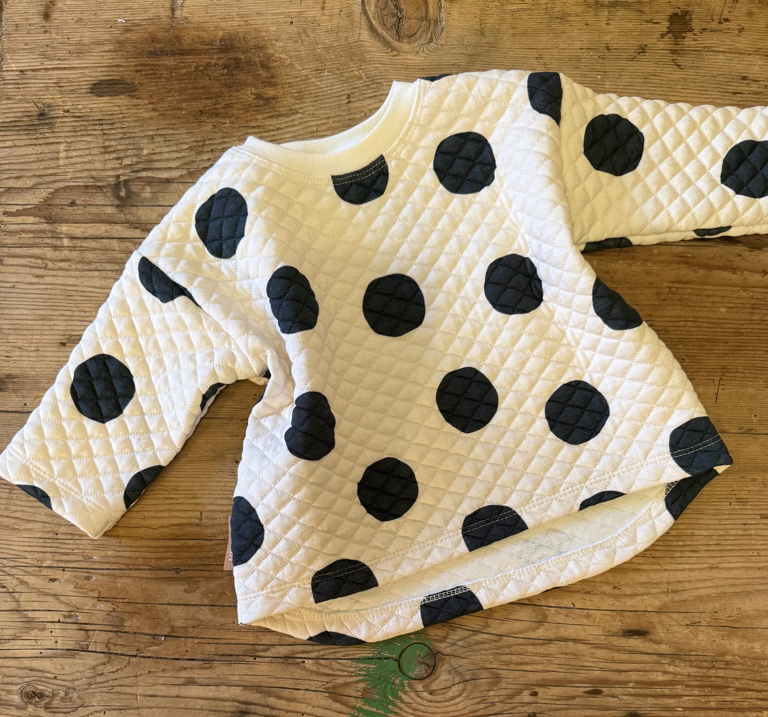 Stepp-Sweater Punkte "schwarz-weiß"