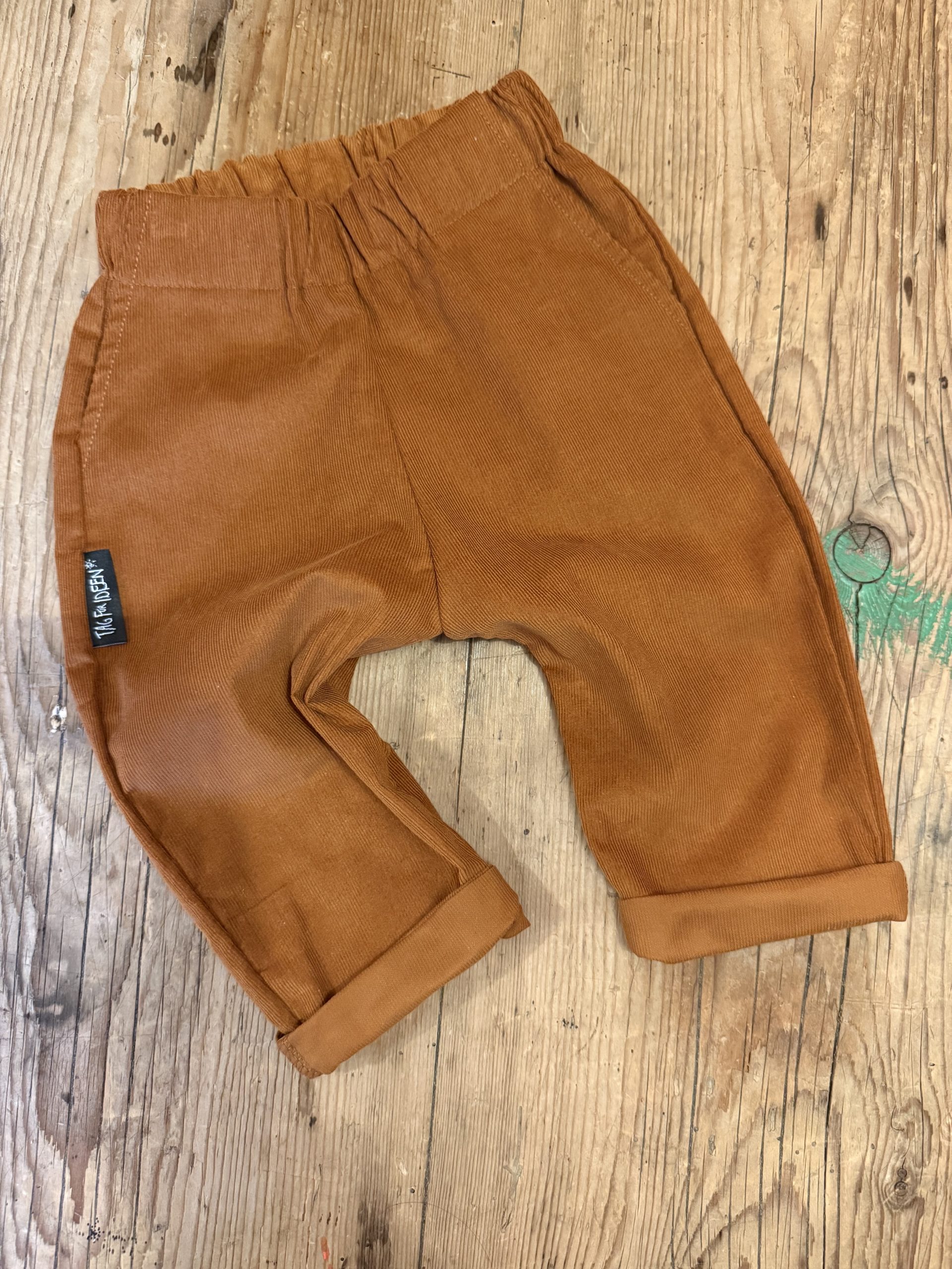 Feincordhose "cognac"