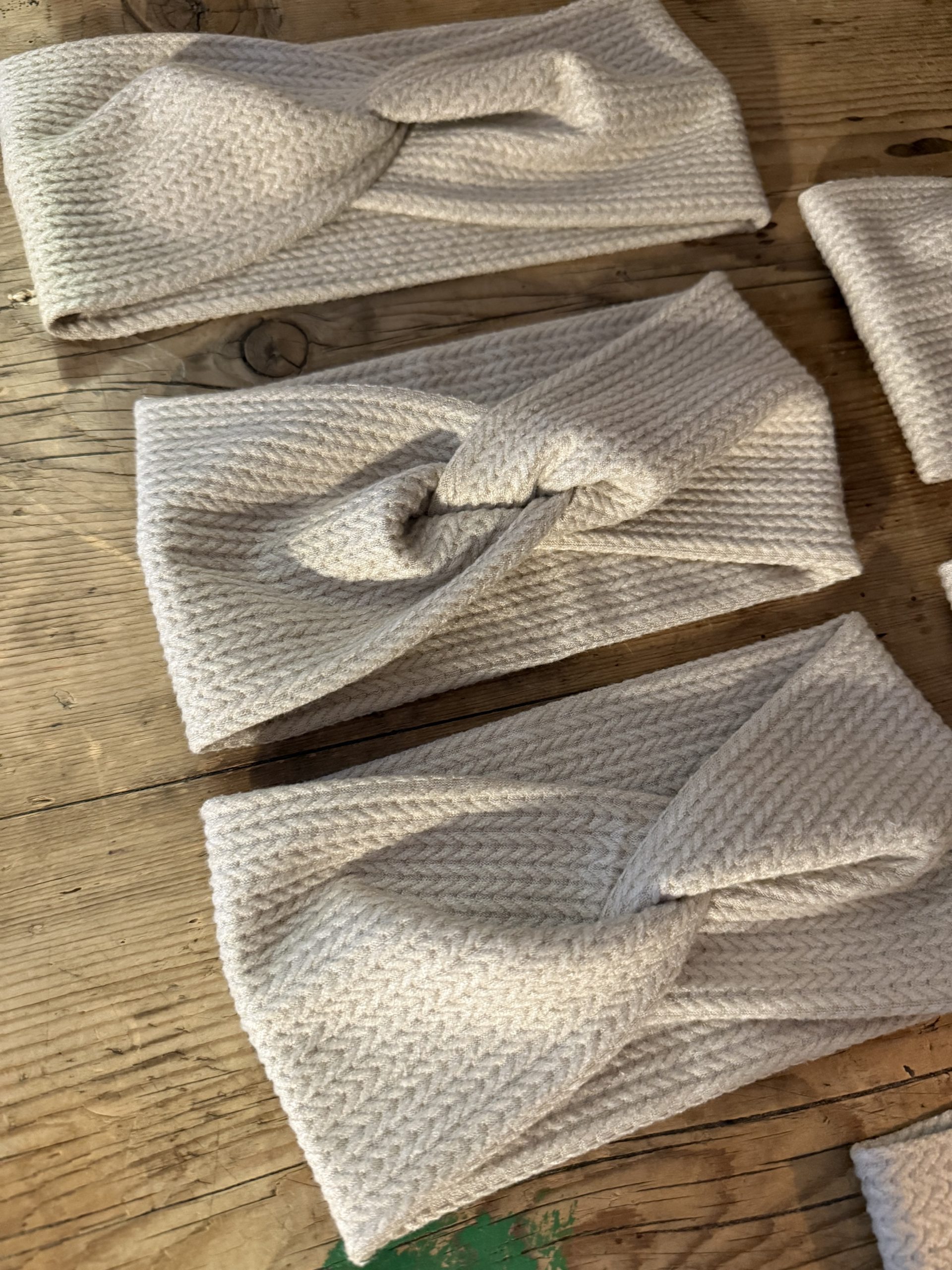 Knotenstirnband Angora Look beige