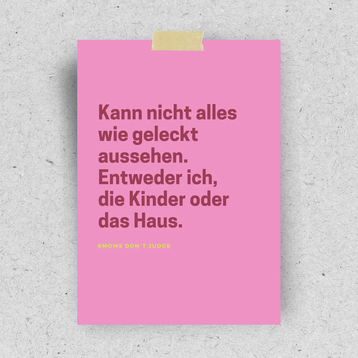 Postkarte "Moms don't judge"
