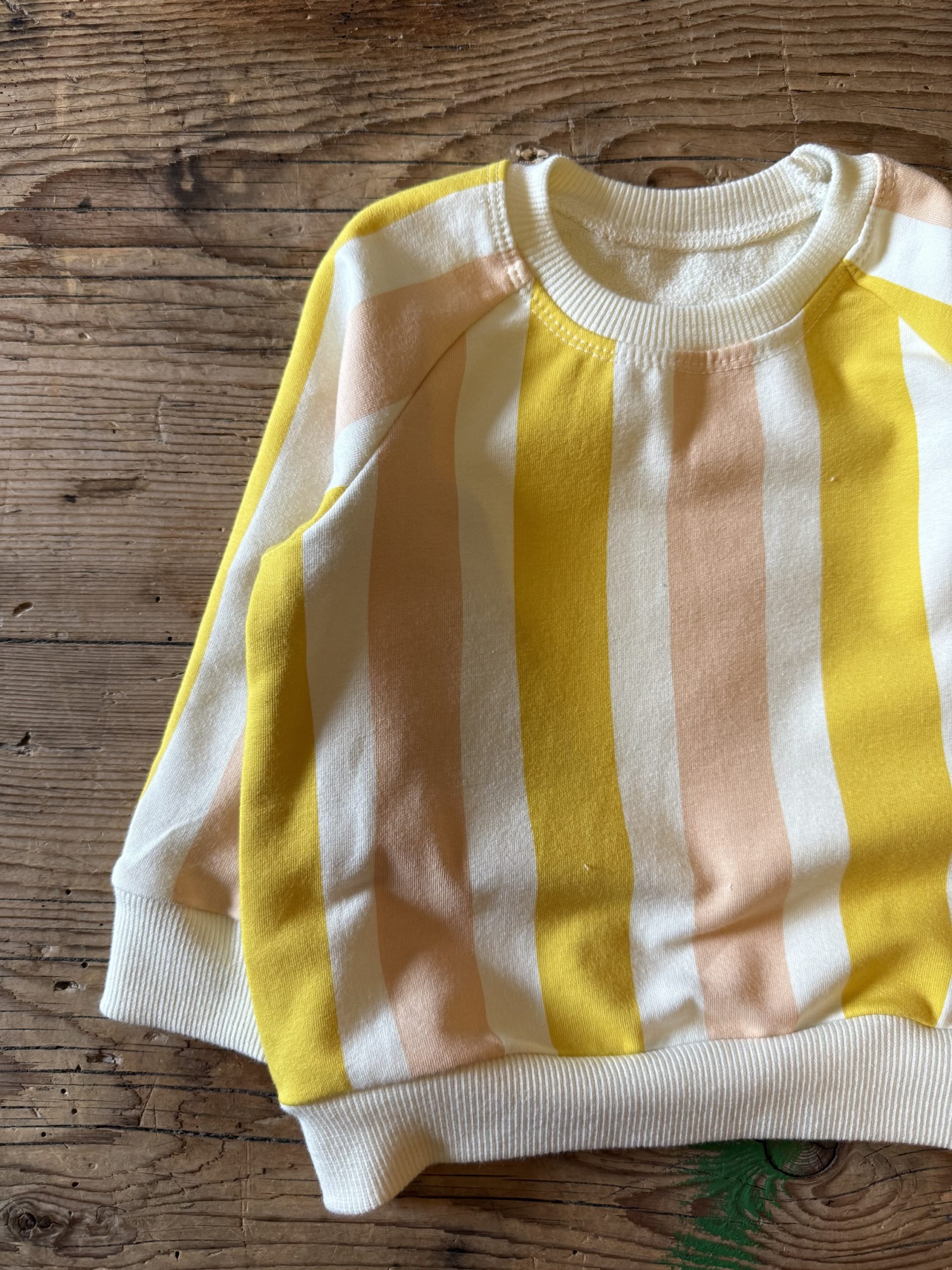 Sweater "Streifen" gelb – Bild 2