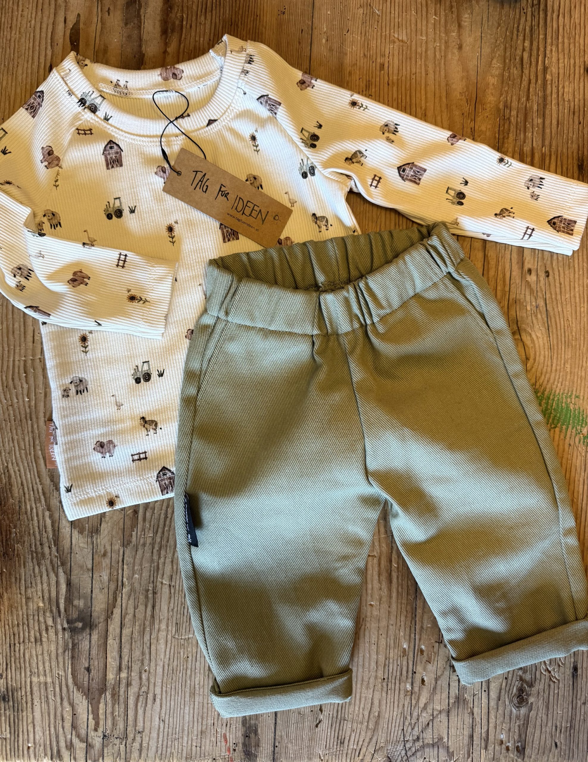 Jeanshose mit Eingrifftaschen oliv – Bild 3