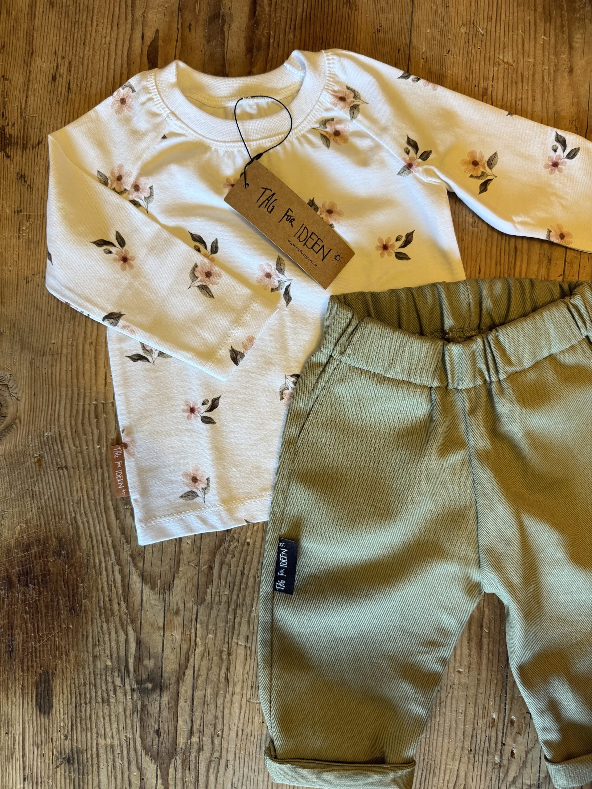 Jeanshose mit Eingrifftaschen oliv – Bild 2